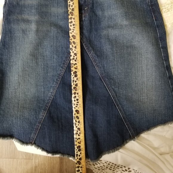 NWT Levi’s Distressed Stretch Frayed Denim Skirt - Picture 8 of 8